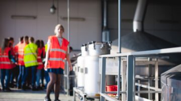 Coraz więcej zwolnień w polskich firmach – czy są powody do niepokoju?
