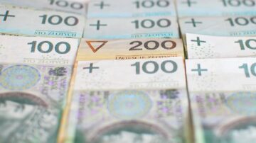 1335 zł dla aktywnych zawodowo. Jak otrzymać rentę szkoleniową? 