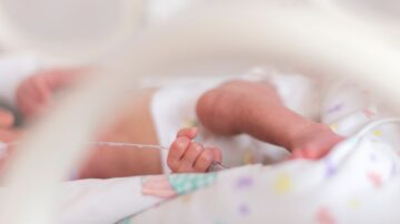 Będzie dłuższy urlop macierzyński? Rząd pracuje nad projektem