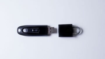 Pracownik zgubił pendrive’a – 240 tys. zł kary dla firmy z Kolbuszowej