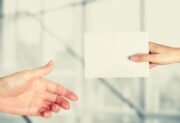 Poczta Polska – grupowe zwolnienia i konflikt ze związkowcami. Co dalej z Pocztą Polską? 