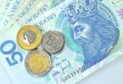 Będzie wzrost płacy minimalnej w Polsce w 2025 roku, ale pod jednym warunkiem. Wiemy, pod jakim