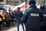 Podwyżki w Policji, Straży Granicznej i innych służbach – 1000 zł. Dla kogo? 