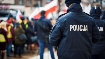 Podwyżki w Policji, Straży Granicznej i innych służbach – 1000 zł. Dla kogo? 
