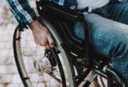 Nawet 4000 zł od ZUS. Jak złożyć wniosek o świadczenie wspierające? 