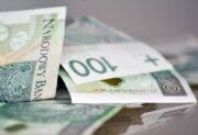 300 zł dla wybranych emerytów co miesiąc – jak je otrzymać?