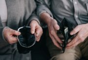 Bon senioralny – dla kogo? Od kiedy nowe świadczenie?