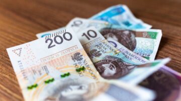 330 zł od ZUS bez względu na wiek lub bez wniosku – kto może liczyć na taki dodatek?