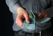 6450 albo 7000 zł jednorazowego zasiłku – kto może go otrzymać?