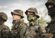 Emerytury w wojsku po 15 latach służby – niektóre kwoty mogą zaskakiwać
