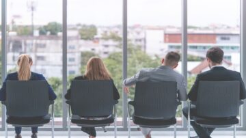 Kryzys w PwC: co oznacza zwolnienie 1800 pracowników?