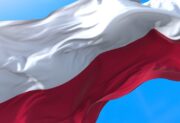 Polski jest w tym kraju językiem urzędowym, a nie leży nawet w Europie