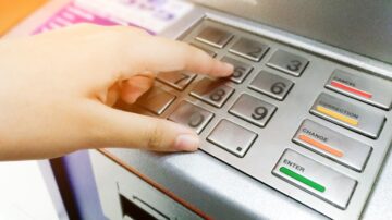 Nowy sposób na okradanie przez bankomat. Nie daj się oszukać