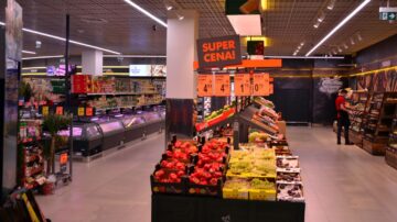 Gigantyczna promocja w Biedronce! Tłumy klientów szykują się na wtorkowe zakupy
