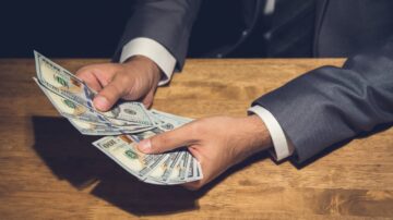 Skandal w ZUS – wysyłali emerytom ulotki promujące „dokonania” rządu