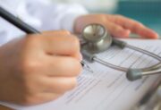 Niepokojący wzrost liczby zwolnień lekarskich z literą „C”