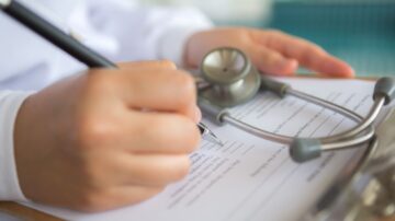 Niepokojący wzrost liczby zwolnień lekarskich z literą „C”