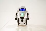 Czy roboty odbiorą nam pracę? Musk zapowiada przełom w autonomicznej technologii