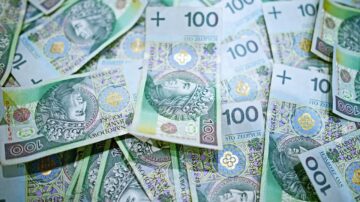 Co czeka Polaków, jeśli program 800 plus i emerytury nie zostaną ograniczone?