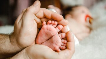 Miliardy wydane, a efektów brak – rząd przyznaje klęskę 500 plus