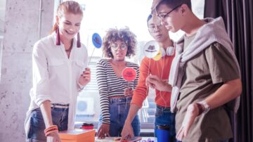 Upskilling, reskilling i unlearning – tego już dziś wymaga rynek pracy
