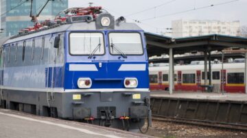 Drastyczne zwolnienia w PKP Cargo – ofiary powodzi i kobieta na macierzyńskim wśród zwolnionych