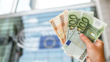 Niepokojące dane Eurostatu o zarobkach w Polsce – mniejsze wynagrodzenia są tylko w czterech krajach UE