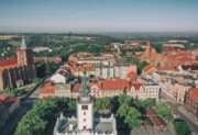 Polska gospodarka przyspiesza – prognozy Komisji Europejskiej dla 2024 i 2025 roku