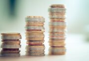 Ile naprawdę zarabiają Polacy? Zaskakujące dane o wynagrodzeniach w 2024 roku