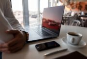 Liczenie godzin to za mało – jak firmy redefiniują produktywność?