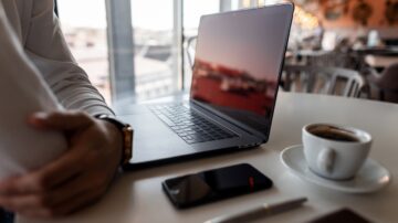 Liczenie godzin to za mało – jak firmy redefiniują produktywność?