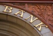Przeprosiny na wysokim szczeblu – Narodowy Bank Polski a sprawa Przemysława Litwiniuka