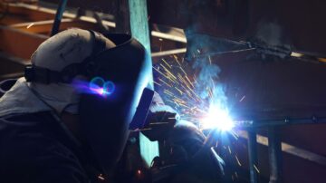 Ważny zawód dla rynku pracy ma wrócić do szkół technicznych