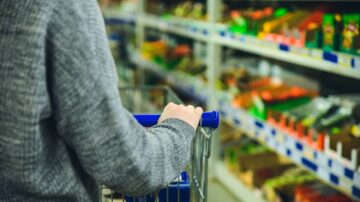 Zakaz handlu w niedzielę – połowa badanych Polaków nie chce zmian