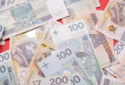 Poczta Polska da podwyżki pracownikom. Ile, kiedy i komu dokładnie? Jest porozumienie