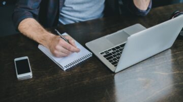 Zamiast ulgi – wezwania. ZUS wysyła pisma, przedsiębiorcy zaniepokojeni. Co z wakacjami składkowymi?