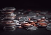 Mały ZUS Plus 2025 – kto może skorzystać z ulgi i jak się zgłosić?