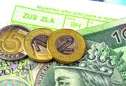 Najnowsze prognozy ZUS nie są optymistyczne – czy zabraknie pieniędzy na wypłaty świadczeń?