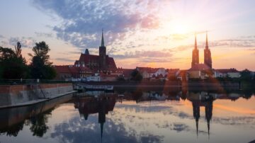 Wrocławski rynek pracy w 2025 roku – gdzie znajdziesz pracę i ile zarobisz?