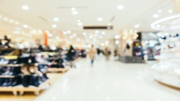 Polacy kupują więcej, ale rozważniej: sprzedaż detaliczna w grudniu 2024 r.