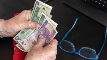 Renta wdowia: wniosek już można złożyć. Jak i kiedy, by nie stracić pieniędzy?