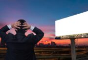 Zwolnienia w Hutchinsonie: billboardy wyrażają zawód pracowników wobec francuskiego giganta