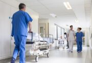Podwyżki w szpitalach – co dalej z trudną sytuacją finansową w NFZ?