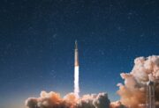 Szczątki rakiety Falcon 9 spadły na Polskę – Co poszło nie tak?