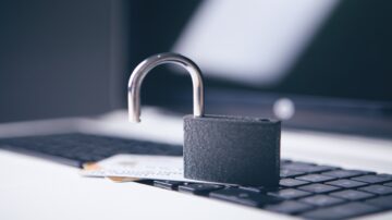 Wyciek danych Polaków – jak doszło do ujawnienia poufnych dokumentów?