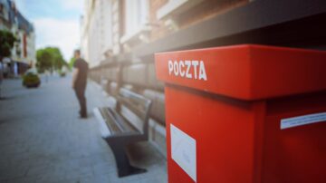 Zwolnienia w Poczcie Polskiej – takie warunki są narzucane pracownikom