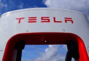 Tesla traci grunt pod kołami. Europejscy kierowcy wybierają konkurencję