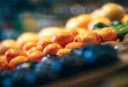 Codzienne zakupy coraz droższe. Koszyk produktów znowu w górę
