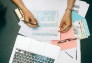 Faktoring dla firm – Uwolnij gotówkę i rozwiń swój biznes