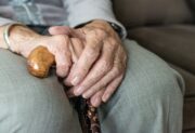 ZUS przegrywa z emerytami – szansa na wyższe świadczenie dla tysięcy seniorów